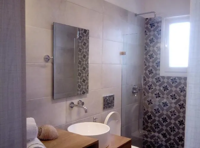 Meltemi 1 * Nea Cryssi Akti